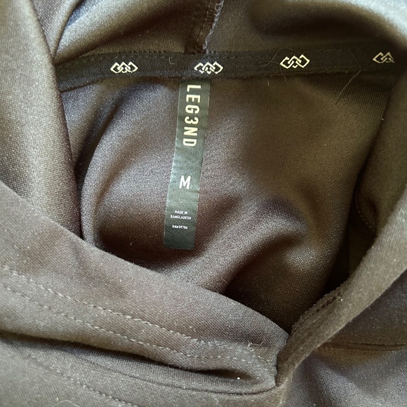 LEG3ND BLACK HOODIE - SIZE MEDIUM - Picture 3 of 4